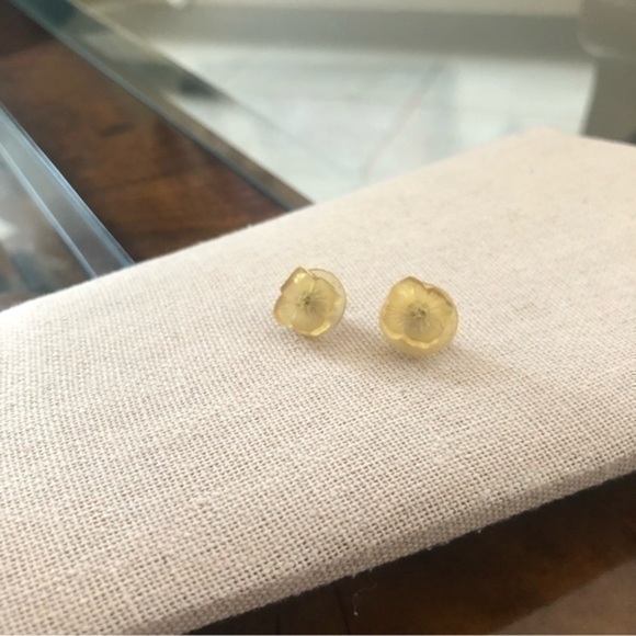 Vintage Pierced Earrings
Good condition - Picture 1 of 3